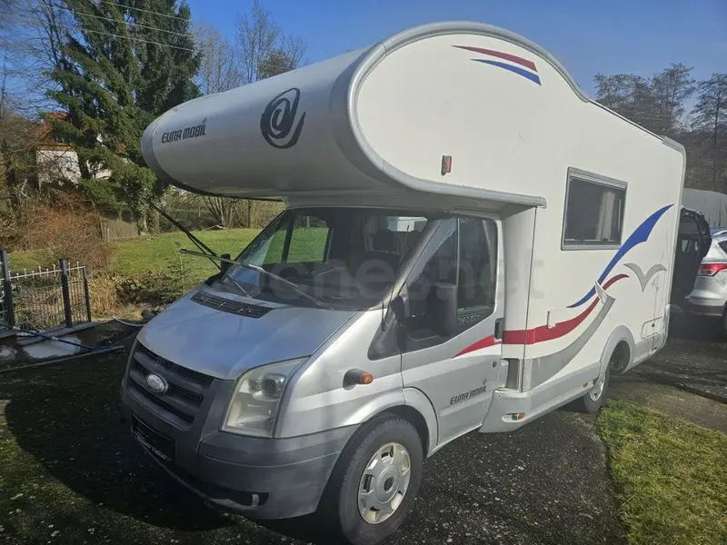 Autocaravana capuchina Eura Mobil sobre Ford Transit — foto 2