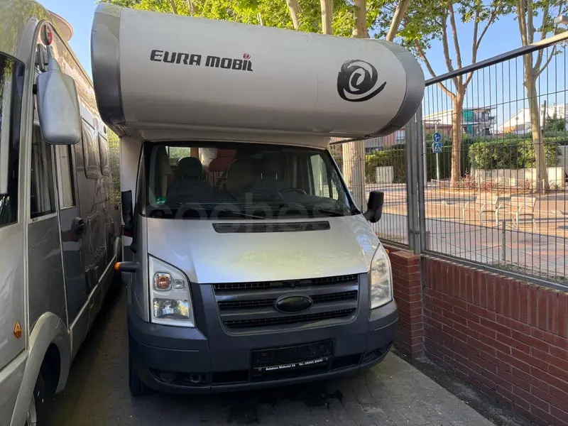 Autocaravana capuchina Eura Mobil sobre Ford Transit — foto 3
