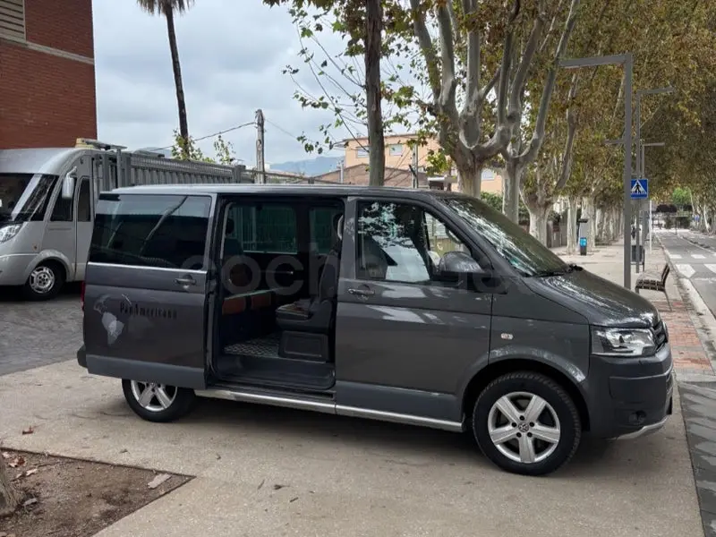 Volkswagen Multivan Highline 4Motion gris, vista frontal — foto 3