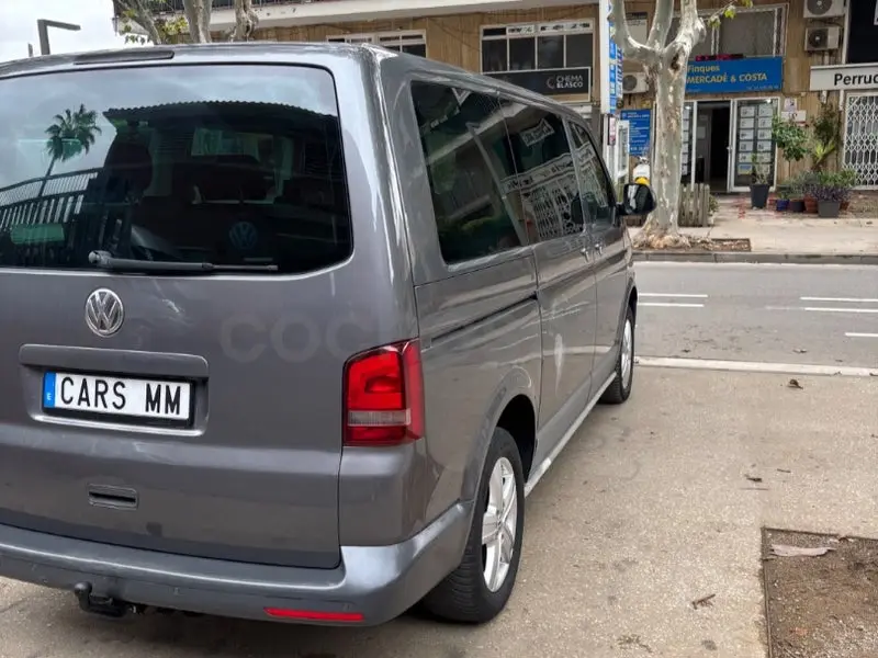 Volkswagen Multivan Highline 4Motion gris, vista frontal — foto 4