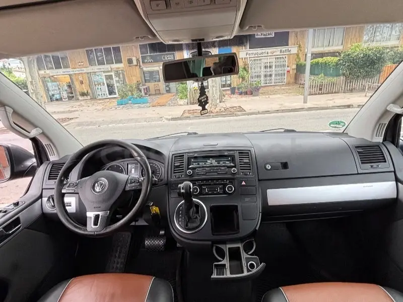 Volkswagen Multivan Highline 4Motion gris, vista frontal — foto 12