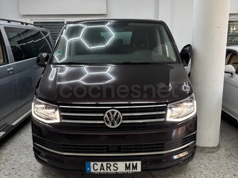 Volkswagen Multivan Premium T6 granate, vista frontal — foto 2