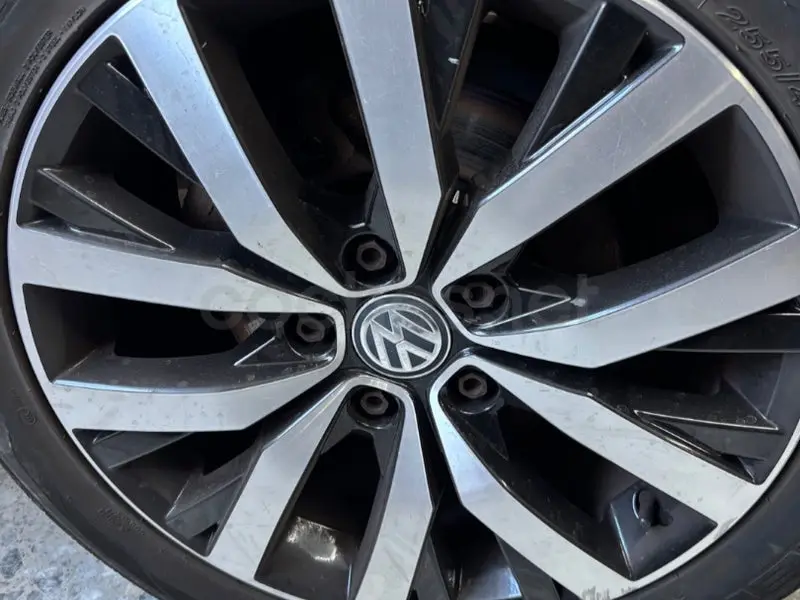 Volkswagen Multivan Premium T6 granate, vista frontal — foto 17