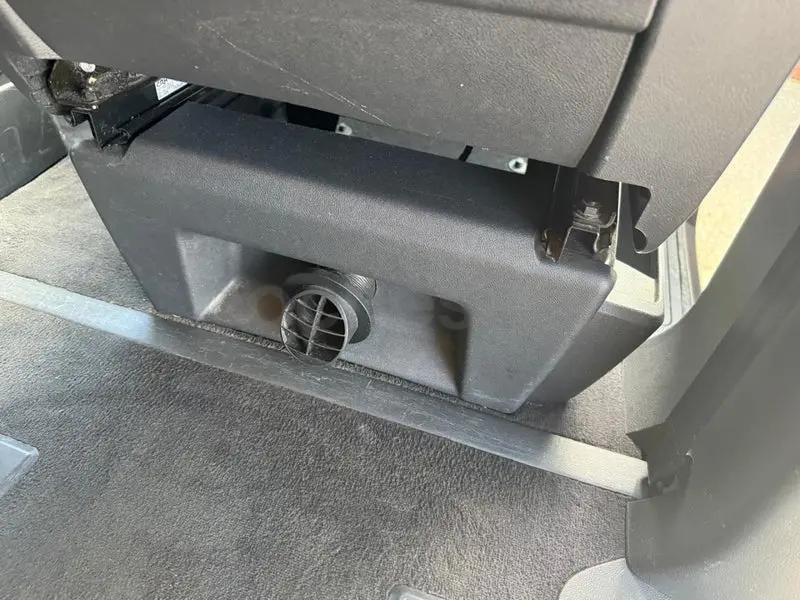 Volkswagen Multivan Premium T6 granate, vista frontal — foto 18