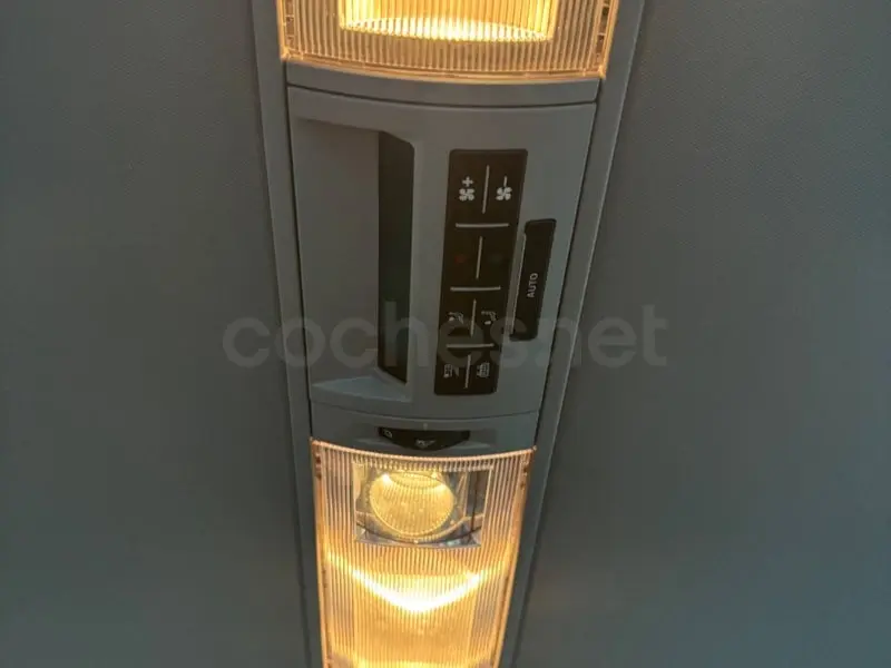 Volkswagen Multivan Premium T6 granate, vista frontal — foto 19
