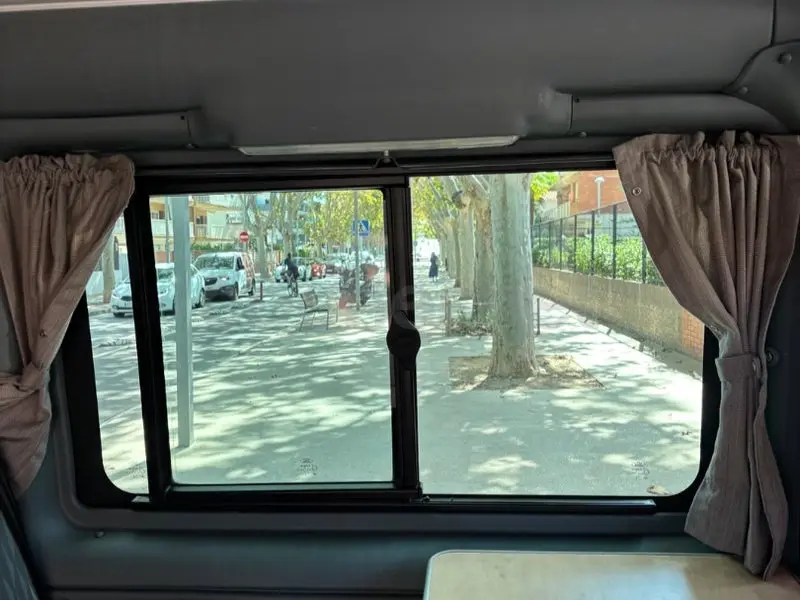 Ford Transit Nugget Westfalia con techo elevado — foto 11